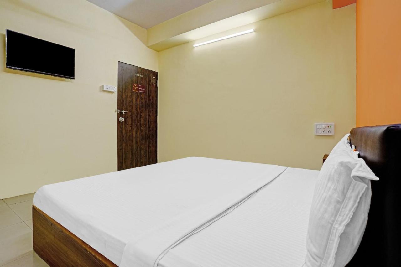 Hotel O Nova Rooms Surat Eksteriør bilde
